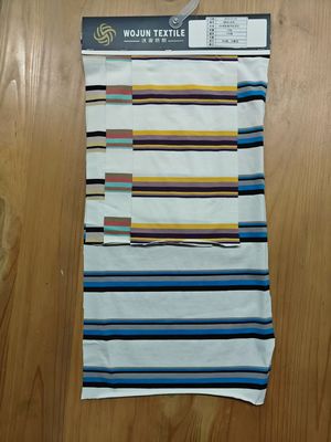 Un buon prezzo. Tissu di materiale a strisce, comodo ed elastico, resistente e amichevole per la pelle, da indossare casualmente in linea