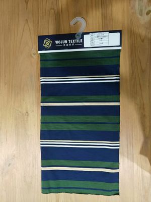 Un buon prezzo. Tessuto a maglia a strisce per camicia da polo in linea