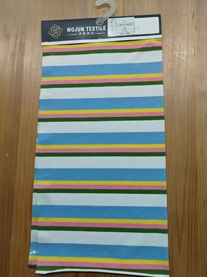 Un buon prezzo. Maglieria di tessuto a strisce stretto e elastico per magliette in linea