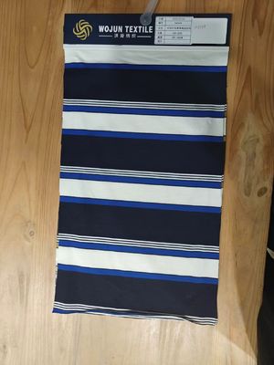 Un buon prezzo. Tessuto a maglia a strisce per camicia da polo resistente e comodo e adatto alla pelle in linea