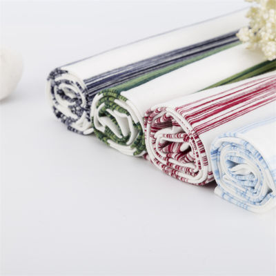 Un buon prezzo. Elastico ambientale Tessuto a maglia a strisce liscio e morbido 100 kg per maglietta in linea