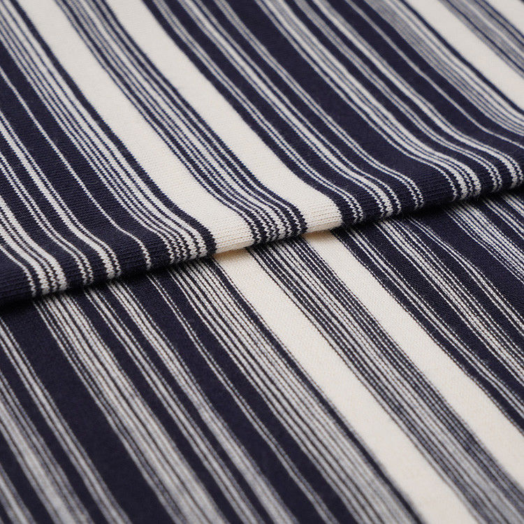 Tissu a righe morbido e di moda 100% cotone liscio con maglietta