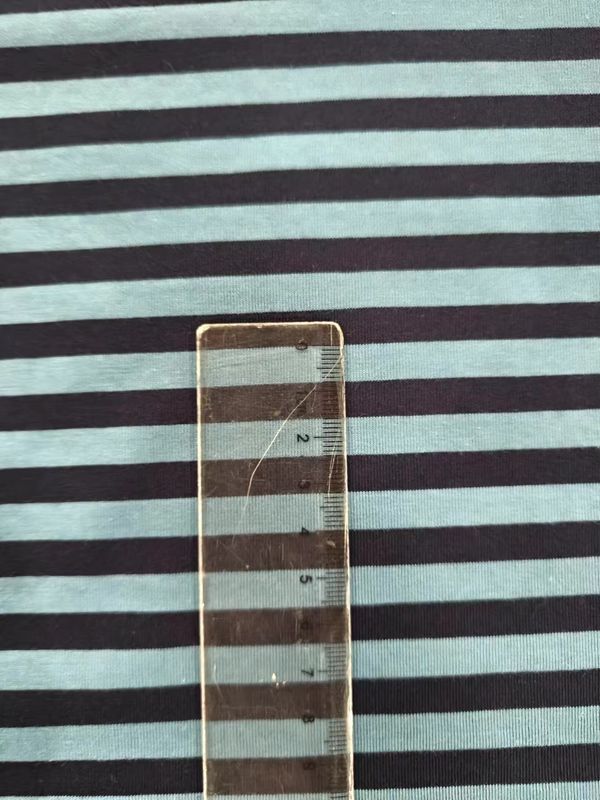 Materiale a strisce di cotone morbido, anti-spirale e non facilmente deformabile, per magliette