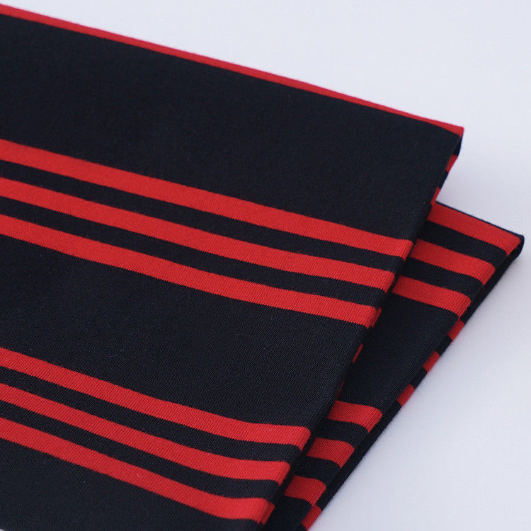 Stoffa a maglia a strisce per magliette