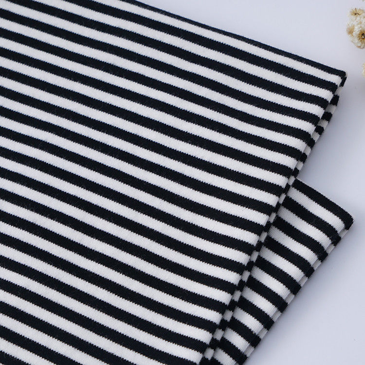 Tessuto a maglia a righe per magliette casual