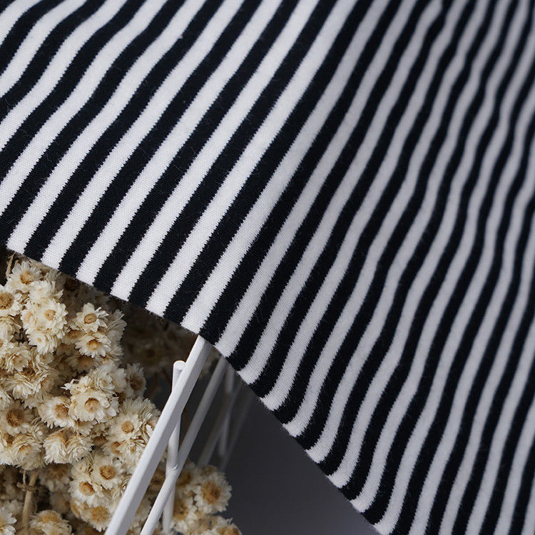 Tessuto a maglia a righe per magliette casual