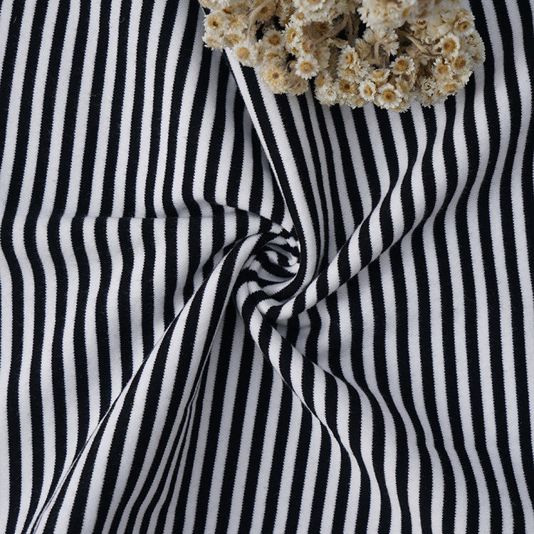 Tessuto a maglia a righe per magliette casual