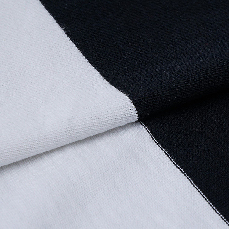 Tessuto a maglia a strisce comodo e idratante e liscio per abbigliamento casual
