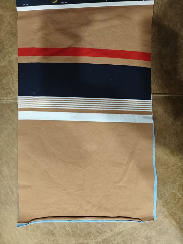 Stoffa resistente all'usura e durevole e confortevole di materiale a strisce elegante per polo