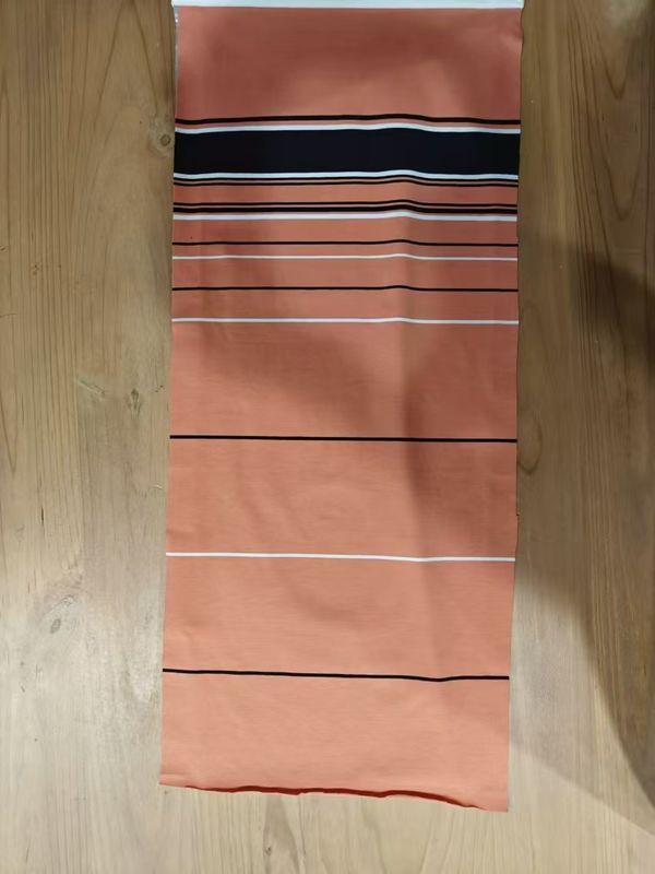 Soft e comodo, durevole e liscio Stoffa di materiale a strisce elegante per maglietta
