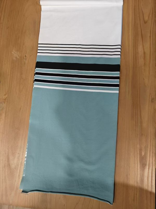 Tissu a maglia a righe morbido, naturale e confortevole, di buona qualità, per abbigliamento casual