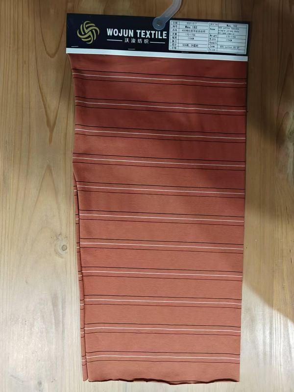 Tissu a maglia a strisce comodo e elegante per la pelle