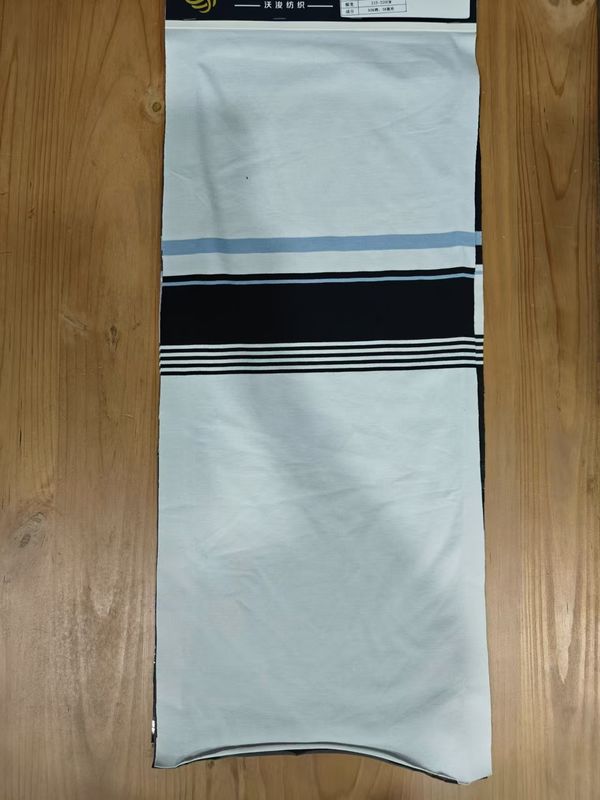 Tissu a maglia a strisce per abbigliamento casual