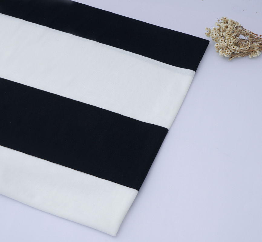 Materiale a strisce per indossare casualmente