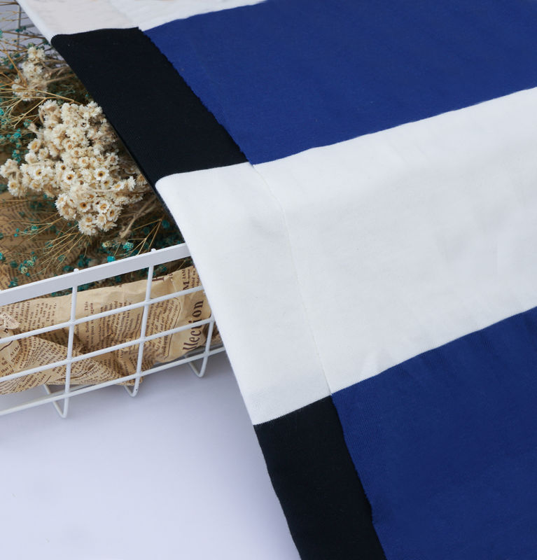 Materiale a strisce per indossare casualmente