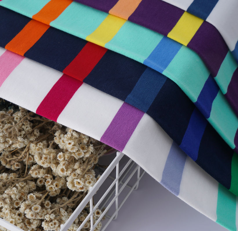 Facile da curare, resistente all'usura e traspirante, tessuto di materiale a strisce classico per abbigliamento casual