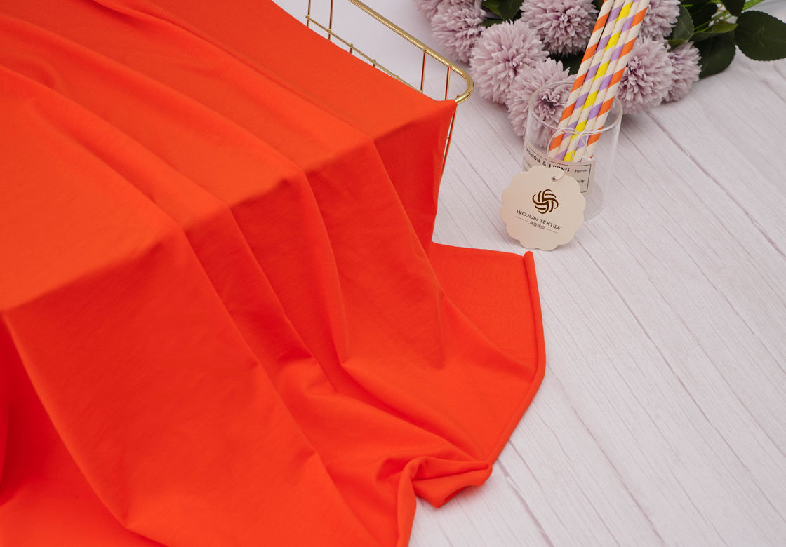 Tessuto a maglia a strisce naturale di alta qualità, lucido, confortevole e traspirante per magliette