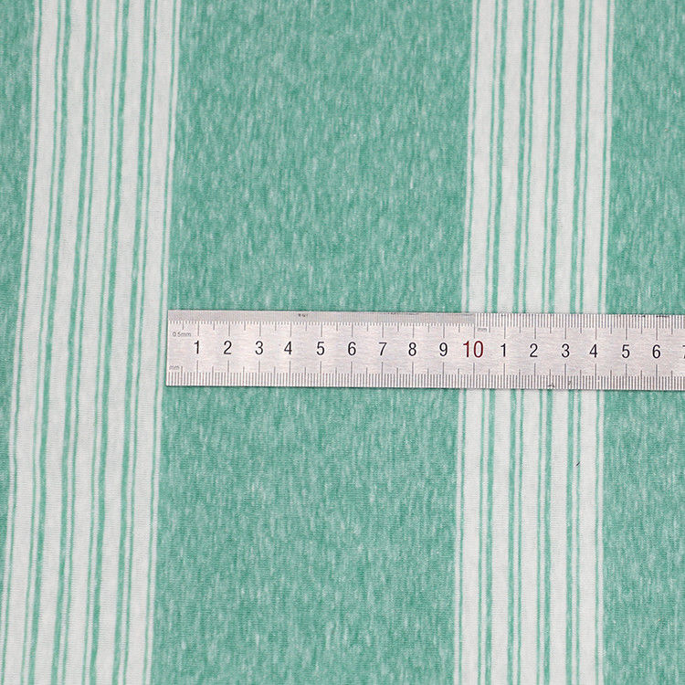 Tissu a maglia a righe delicato e comodo