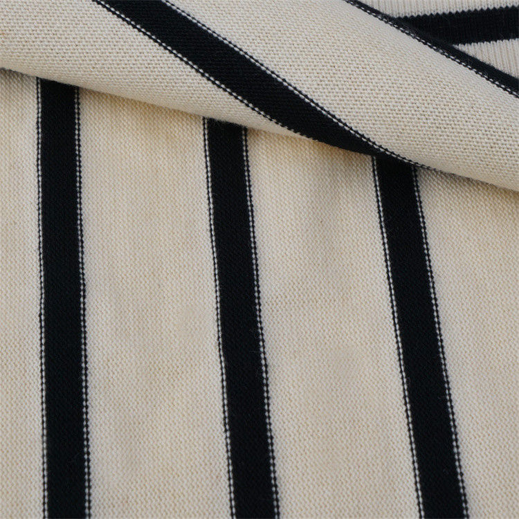 Stoffa a maglia a strisce per magliette
