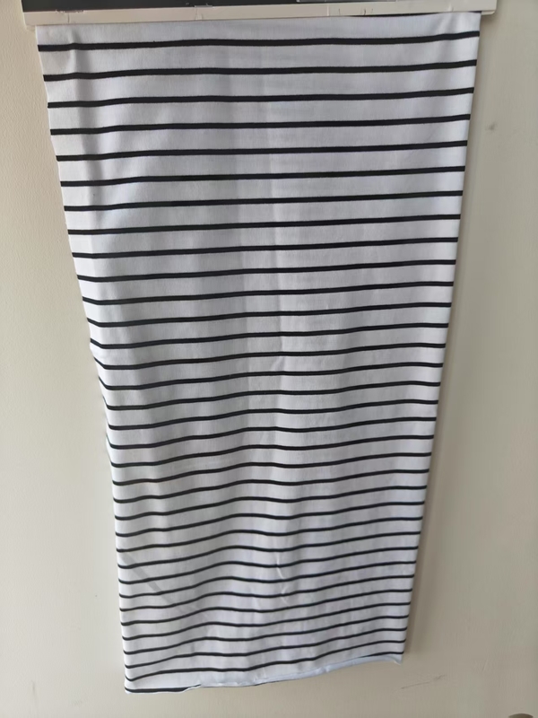 Tessuto a righe traspirante e confortevole, non facile da sbiadire, per T-shirt