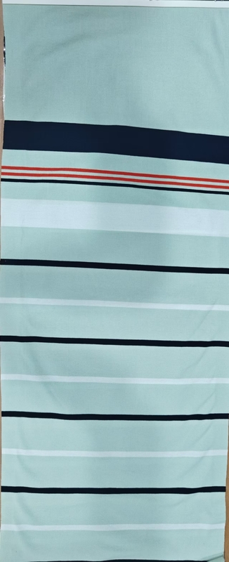 Materiale resistente all'usura e confortevole, antirughe e rinfrescante, a strisce per polo.