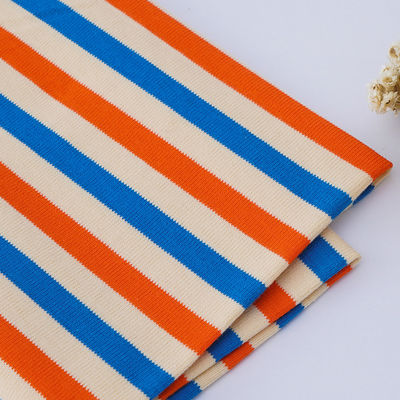 Un buon prezzo. Tessuto di cotone a righe morbido e comodo per felpe a cappuccio in linea