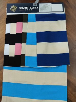 Un buon prezzo. Tessuto a maglia a strisce confortevole per polo in linea