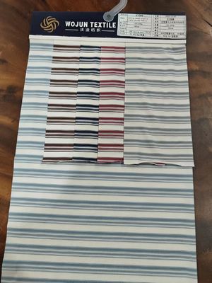 Un buon prezzo. Tessuto a maglia a strisce di alta qualità, morbido e sano, confortevole, per abiti da ginnastica in linea