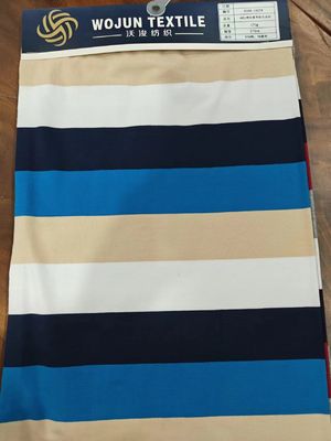Un buon prezzo. Tessuto a maglia a righe di buona qualità per magliette in linea