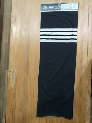 Un buon prezzo. Materiale a strisce comodo e resistente all'usura in linea