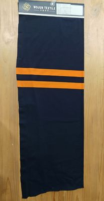 Un buon prezzo. Materiale a strisce lisce, ecologico e salutare, per abbigliamento casual in linea