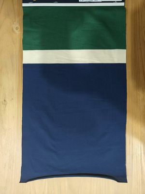 Un buon prezzo. Comodo e resistente all'usura tessuto di materiale a strisce traspirante per polo in linea