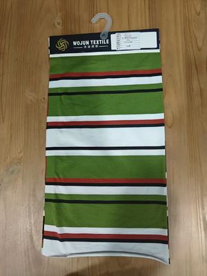 Un buon prezzo. Materiale a strisce, ecologicamente sano, morbido e adatto alla pelle, per abbigliamento informale in linea