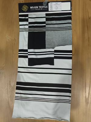 Un buon prezzo. Moderno, comodo e morbido tessuto a strisce per magliette in linea