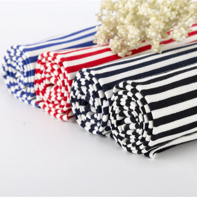 Un buon prezzo. Tessuto a maglia a strisce per magliette resistente e traspirante in linea