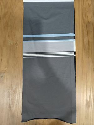 Tissu a maglia a strisce per abbigliamento casual