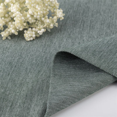 Un buon prezzo. Tessuto a maglia a strisce morbido e liscio per polo in linea