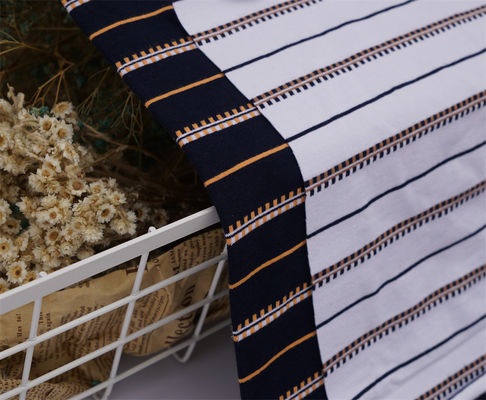 Un buon prezzo. Tessuto a maglia a righe durevole e morbido per indossare casualmente in linea