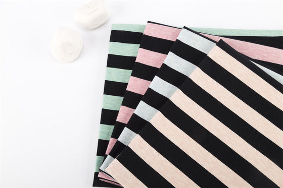 Materiale a strisce per abbigliamento casual