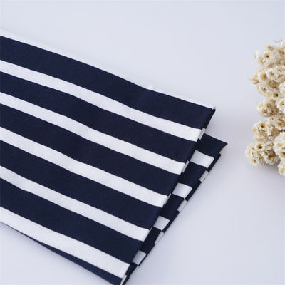 Un buon prezzo. Materiale a strisce di alta qualità, facile da curare, sano e liscio in linea