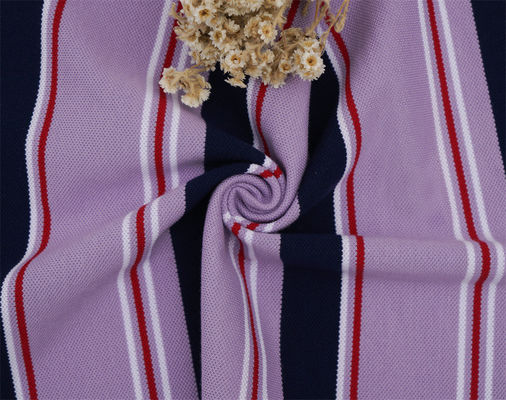 Un buon prezzo. Tessuto a maglia a righe comodo e resistente all'usura per abbigliamento casual in linea