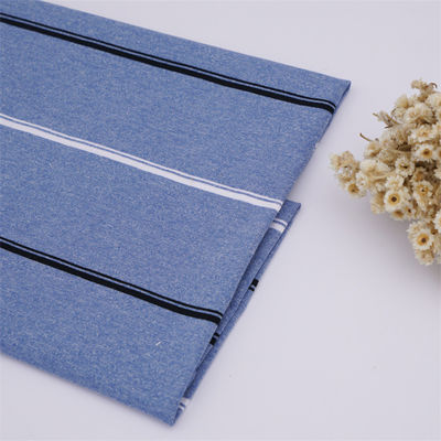 Un buon prezzo. Tessuti a maglia a strisce di alta qualità e igroscopici e traspiranti per indumenti da svago in linea