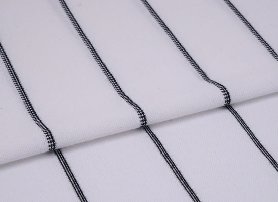 Un buon prezzo. Comodo e traspirante e ecologico e naturale tessuto a maglia a righe per polo in linea