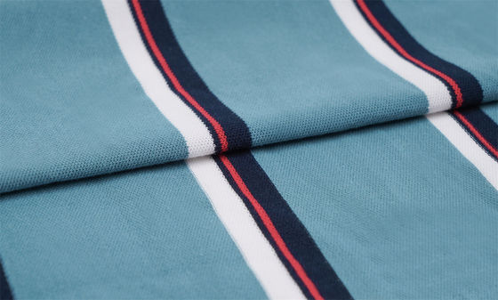 Un buon prezzo. Tessuto a maglia a strisce naturale rinfrescante, traspirante e sano per abbigliamento casual in linea