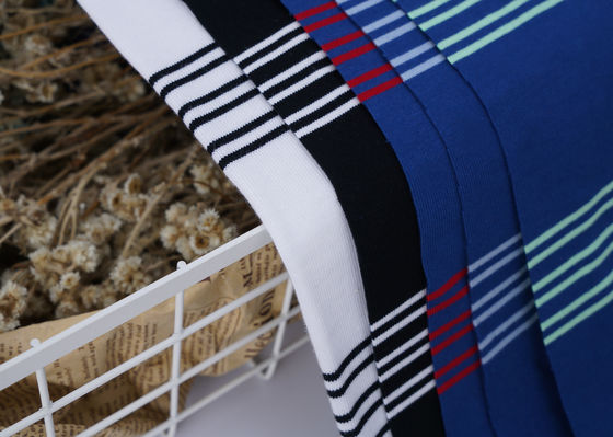 Un buon prezzo. Tessuto a maglia a strisce morbido e sano, resistente all'usura, adatto alla pelle in linea