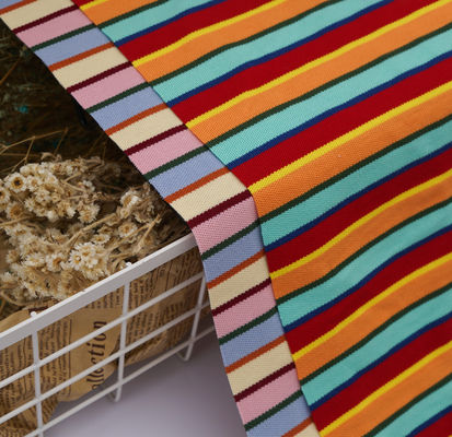 Un buon prezzo. Tessuto a maglia a righe elastico traspirante e confortevole da indossare per il tempo libero in linea