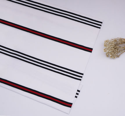 Un buon prezzo. Stoffa a maglia a righe per magliette sana e traspirante e comoda in linea