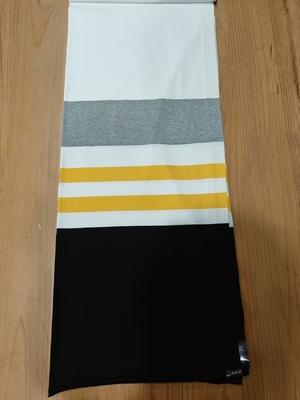 Tessuto a righe morbido, confortevole e delicato sulla pelle, ideale per t-shirt
