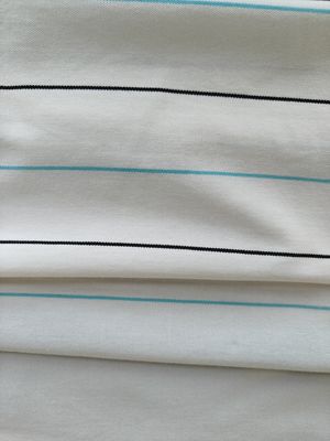 Un buon prezzo. Tessuto a maglia a righe, croccante, antirughe, sano e di buona qualità per T-shirt in linea
