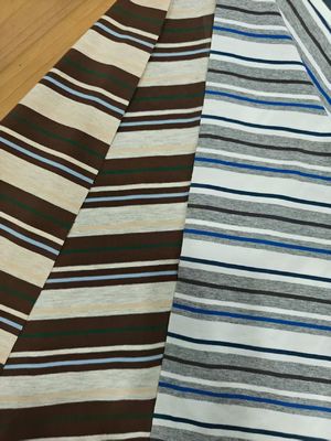 Un buon prezzo. Comfortable And Skin-Friendly Low Shrinkage Striped Knit Fabric For T-Shirt in linea